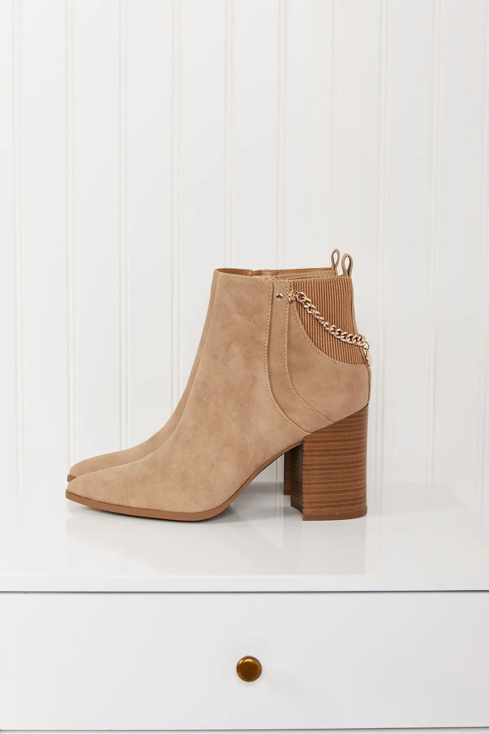 Fortune Dynamic Date Night Dreams Elastic Back Chain Detail Booties