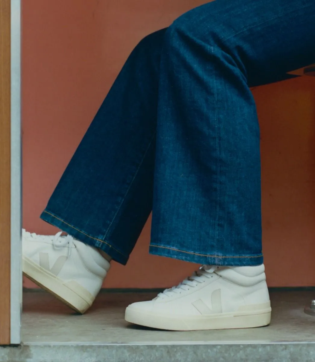 Veja - Minotaur Chromefree Leather in White Pierre Butter