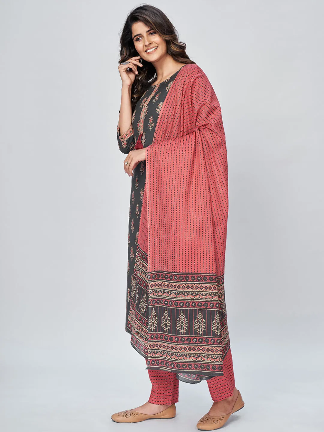 Women'S Printed & Embroidered Straight Cotton Grey Kurta Pant With Dupatta