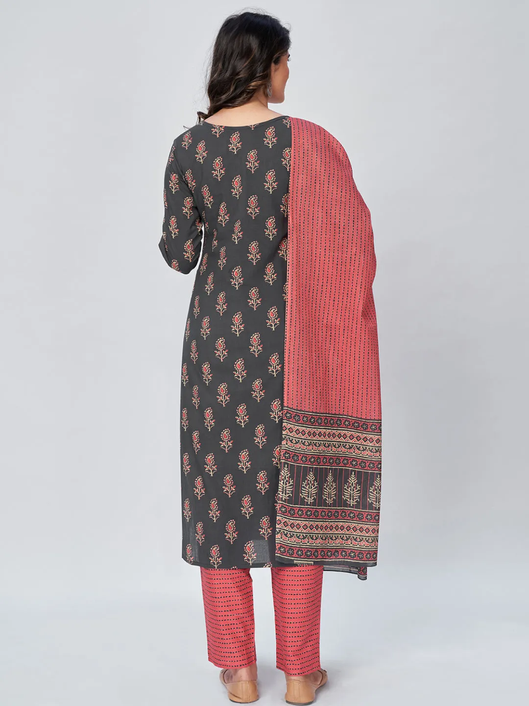 Women'S Printed & Embroidered Straight Cotton Grey Kurta Pant With Dupatta