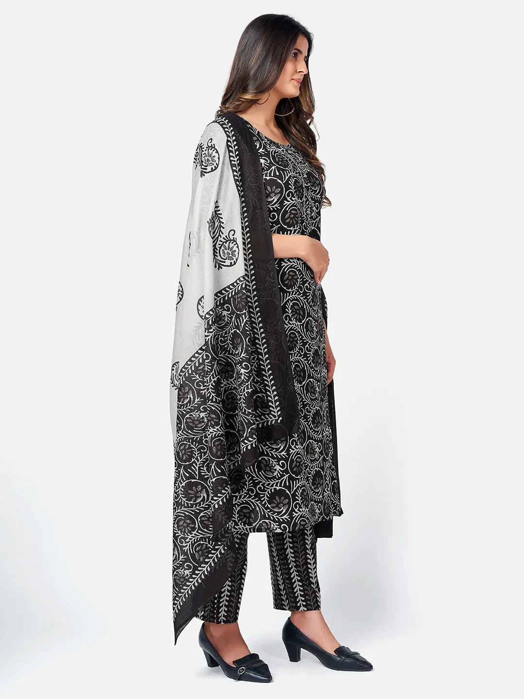 Women'S Printed & Gota Patti Work Straight Cotton Black Kurta Pant With Dupatta